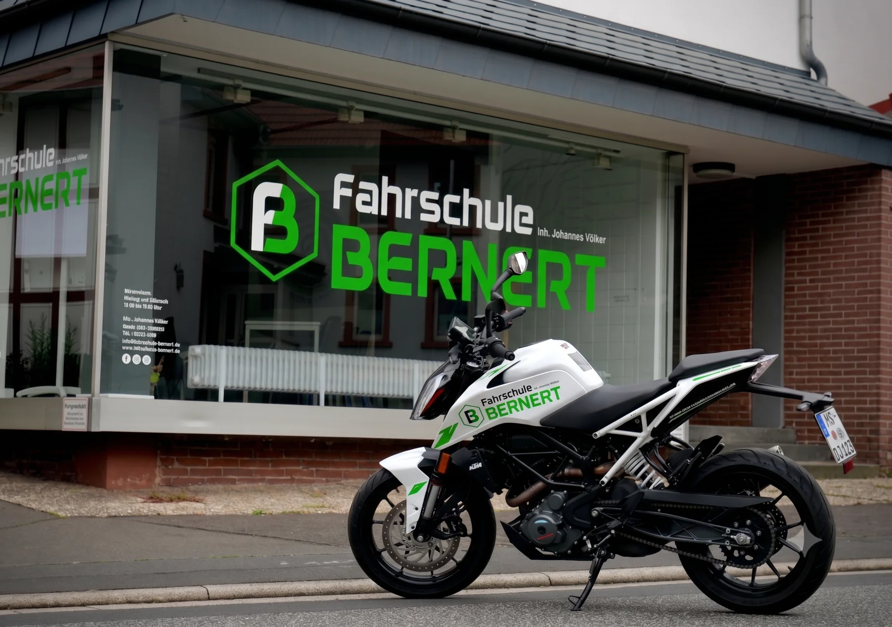 KTM Duke 125 Fahrschulmotorrad der Fahrschule Bernert